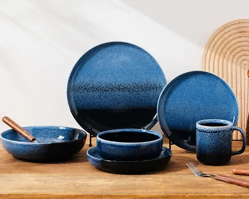 In questo piccolo spazio, la tenerezza del tempo è sfocata