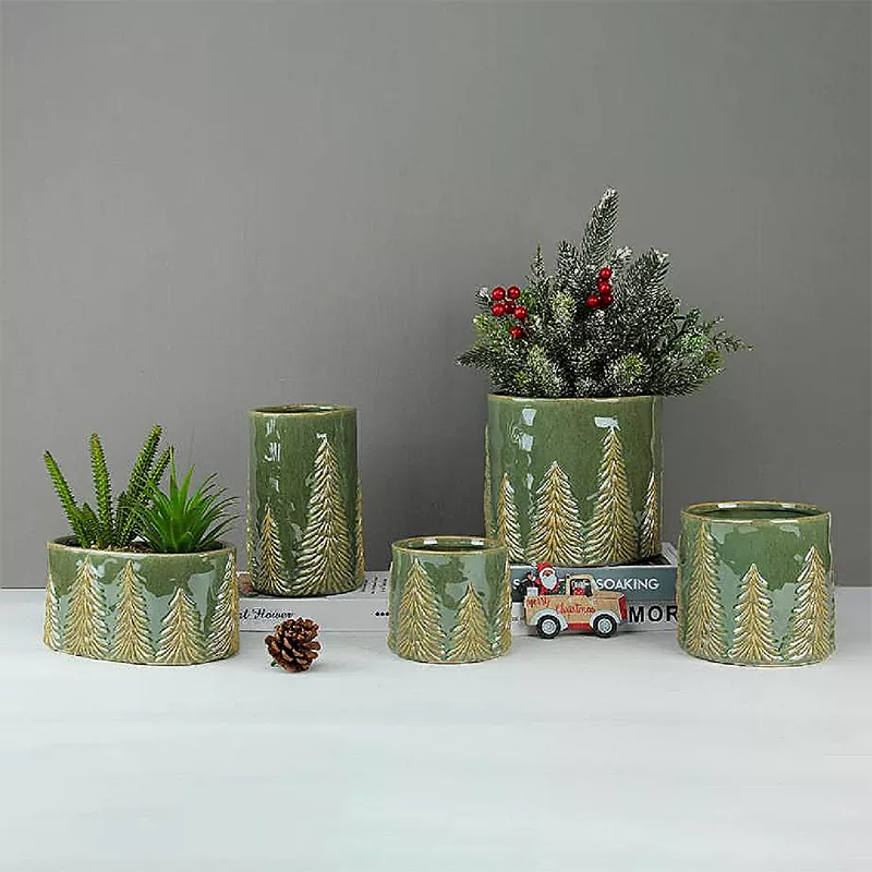 Vaso in pino natalizio in rilievo